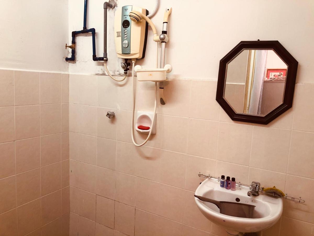 Sinar Ara Homestay Lunas Esterno foto